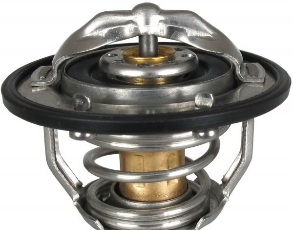 Termostaatti  11-16 GAT33947 V8 6,6L diesel, taka, sis. tiivisteen